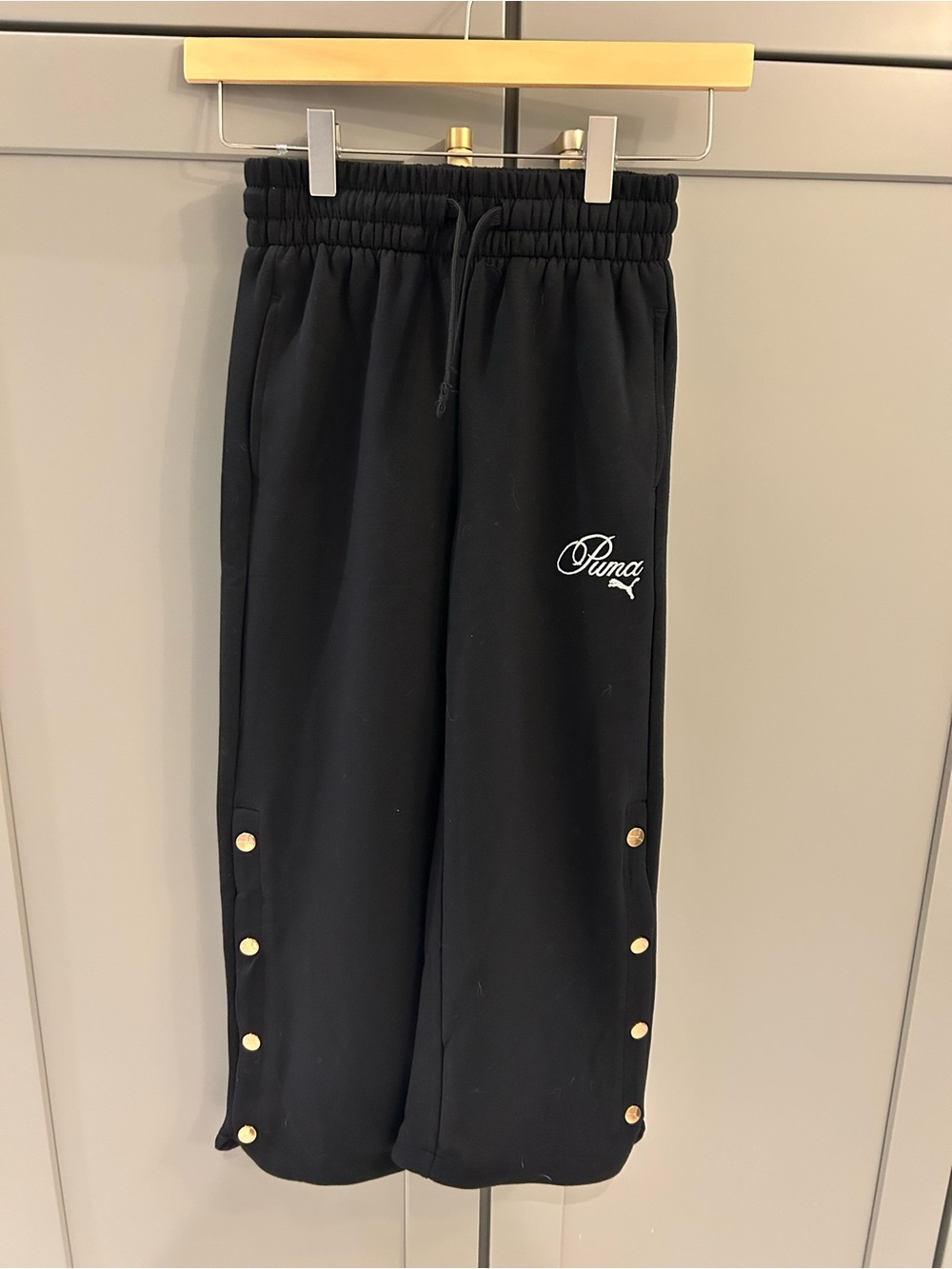 🖤 Puma Black Snap Wide Leg Sweatpants with Gold Snap Buttons - Picture 2 of 6